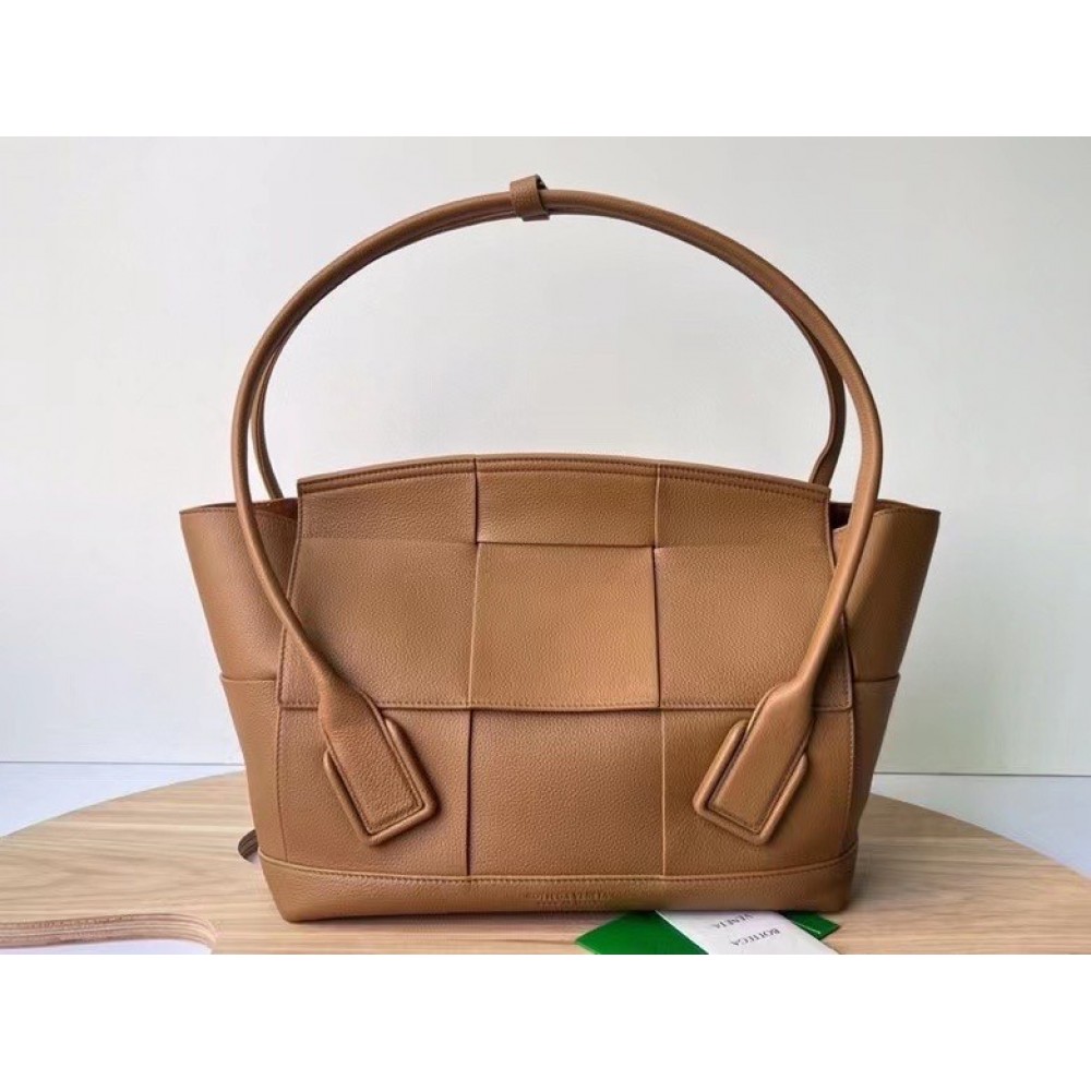 Bottega Veneta Arco Medium Bag In Caramel Grained Leather BVBS12036