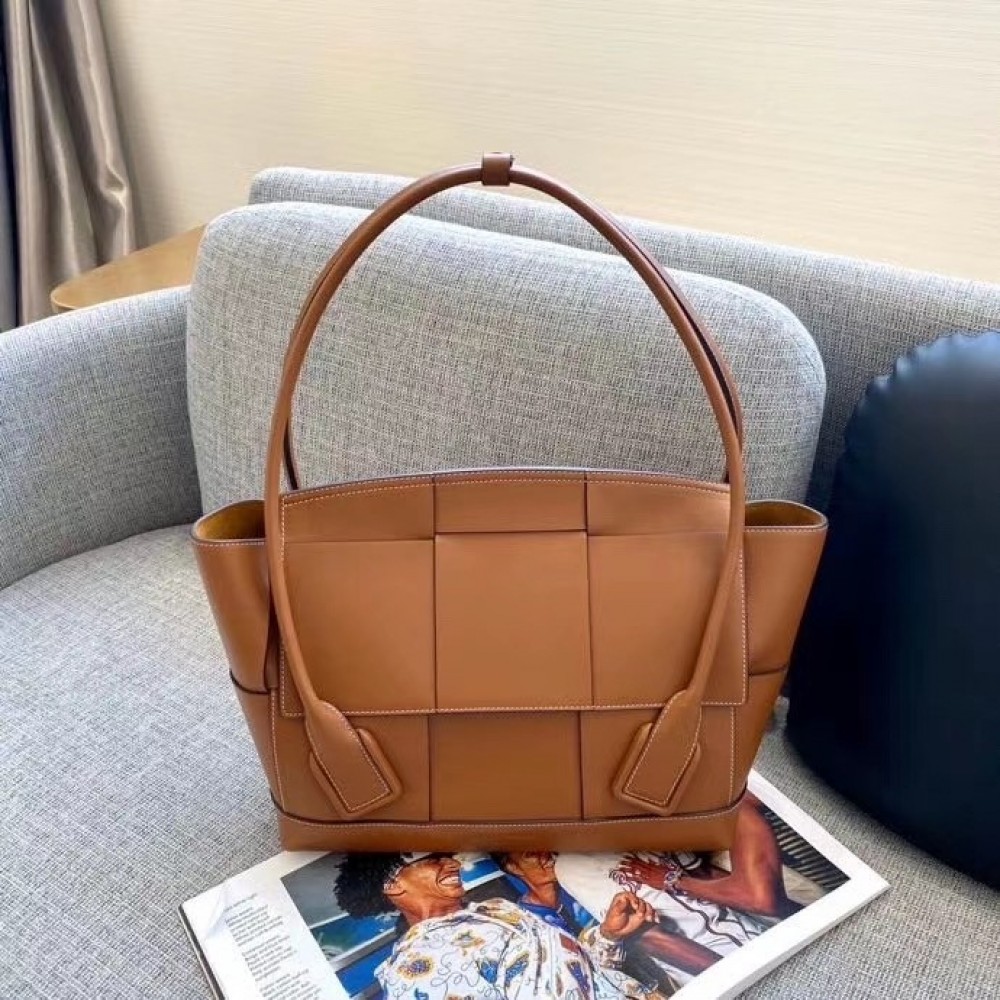 Bottega Veneta Arco Medium Bag In Caramel Intrecciato Calfskin BVBS12037