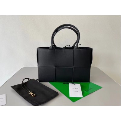 Bottega Veneta Arco Medium Tote In Black Intrecciato Leather BVBS12532