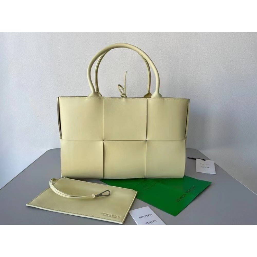 Bottega Veneta Arco Medium Tote In Cream Intrecciato Lambskin BVBS12533