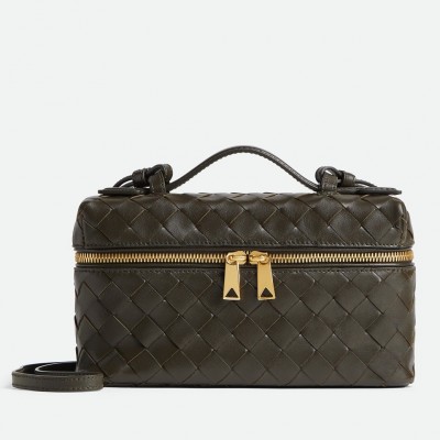 Bottega Veneta Bang Bang Vanity Case in Fondant Intrecciato Leather BVBS12527