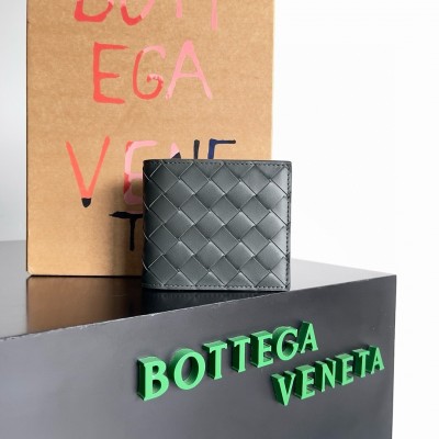 Bottega Veneta Bi-fold Wallet in Dark Green Intrecciato Calfskin BVBS12557