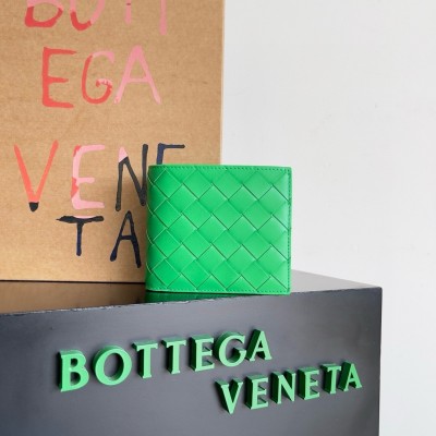 Bottega Veneta Bi-fold Wallet in Parakeet Intrecciato Calfskin BVBS12560