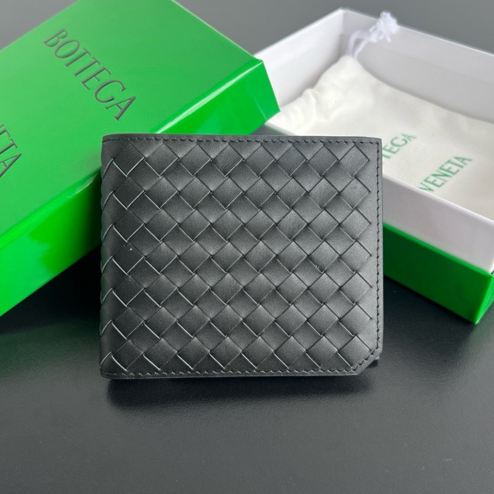 Bottega Veneta Bi-fold Wallet with Coin Purse in Black Intrecciato Calfskin BVBS12564