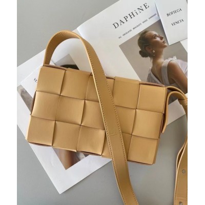 Bottega Veneta Cassette Bag In Beige Intrecciato Lambskin BVBS12119