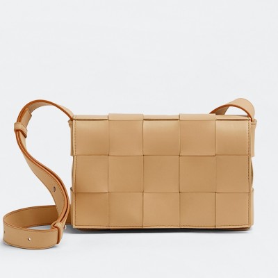 Bottega Veneta Cassette Bag In Beige Intrecciato Lambskin BVBS12119