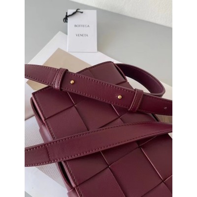 Bottega Veneta Cassette Bag In Bordeaux Intrecciato Lambskin BVBS12125