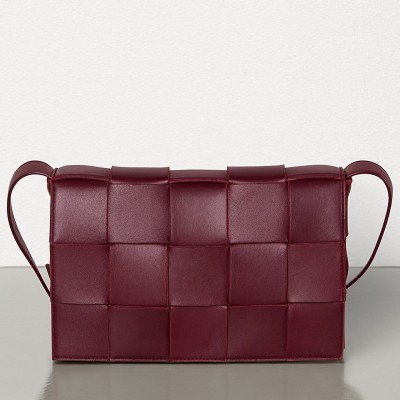 Bottega Veneta Cassette Bag In Bordeaux Lambskin BVBS12151