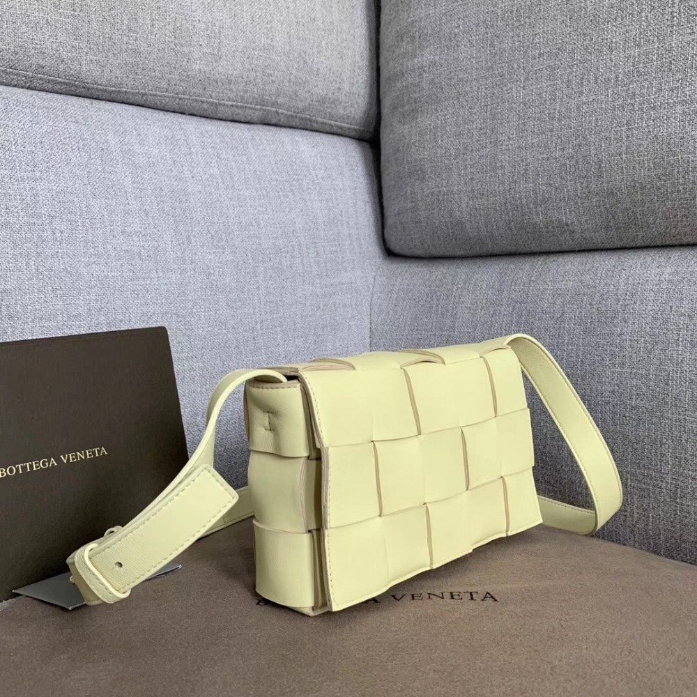 Bottega Veneta Cassette Bag In Cream Lambskin BVBS12153