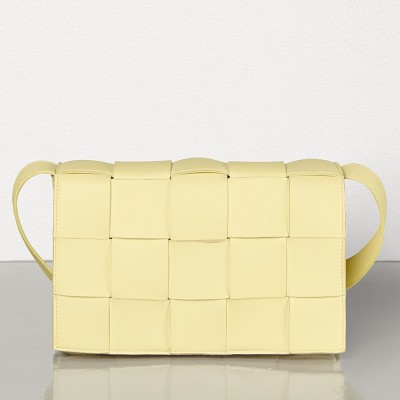 Bottega Veneta Cassette Bag In Cream Lambskin BVBS12153