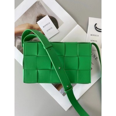 Bottega Veneta Cassette Bag In Green Intrecciato Lambskin BVBS12132