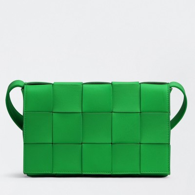 Bottega Veneta Cassette Bag In Green Intrecciato Lambskin BVBS12132