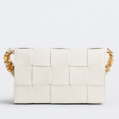 Bottega Veneta Cassette Bag In White Grained Leather BVBS12161