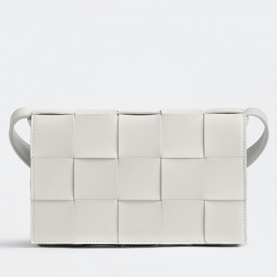 Bottega Veneta Cassette Bag In White Intrecciato Lambskin BVBS12145