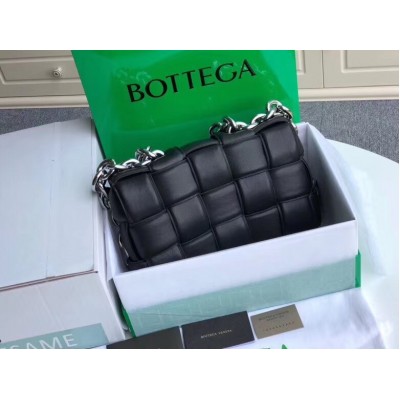 Bottega Veneta Chain Cassette Bag In Noir Calfskin BVBS12218