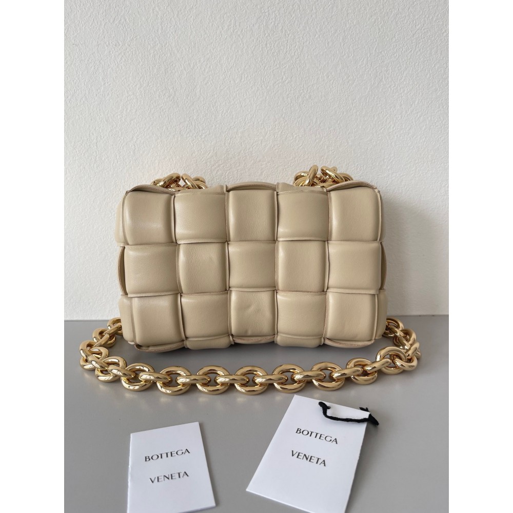 Bottega Veneta Chain Cassette Bag In Porridge Lambskin BVBS12221