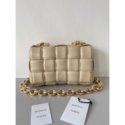 Bottega Veneta Chain Cassette Bag In Porridge Lambskin BVBS12221