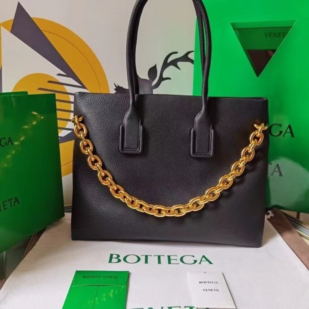 Bottega Veneta Chain Tote Bag In Black Grained Leather BVBS12241