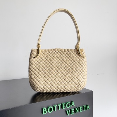 Bottega Veneta Clicker Small Bag in Porridge Intrecciato Lambskin BVBS12521