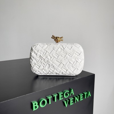 Bottega Veneta Knot Minaudiere Clutch In White Foulard Intreccio Leather BVBS12379