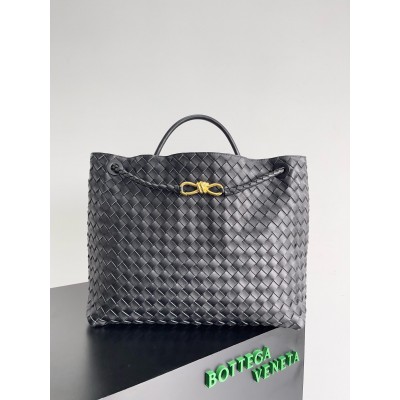 Bottega Veneta Large Andiamo bag In Black Intrecciato Lambskin BVBS12013