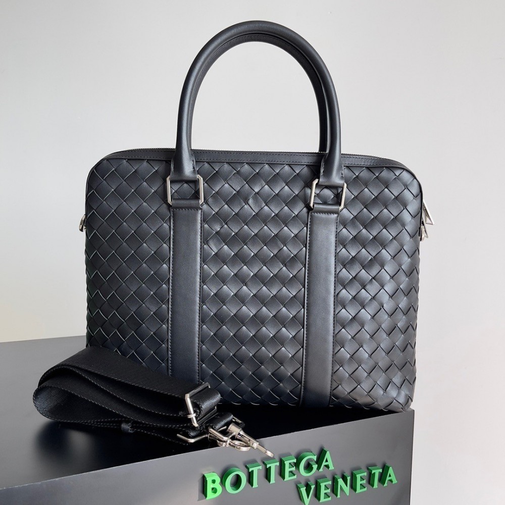 Bottega Veneta Large Briefcase In Black Intrecciato Calfskin BVBS12069