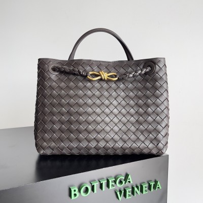 Bottega Veneta Medium Andiamo Bag In Fondant Intrecciato Lambskin BVBS12022