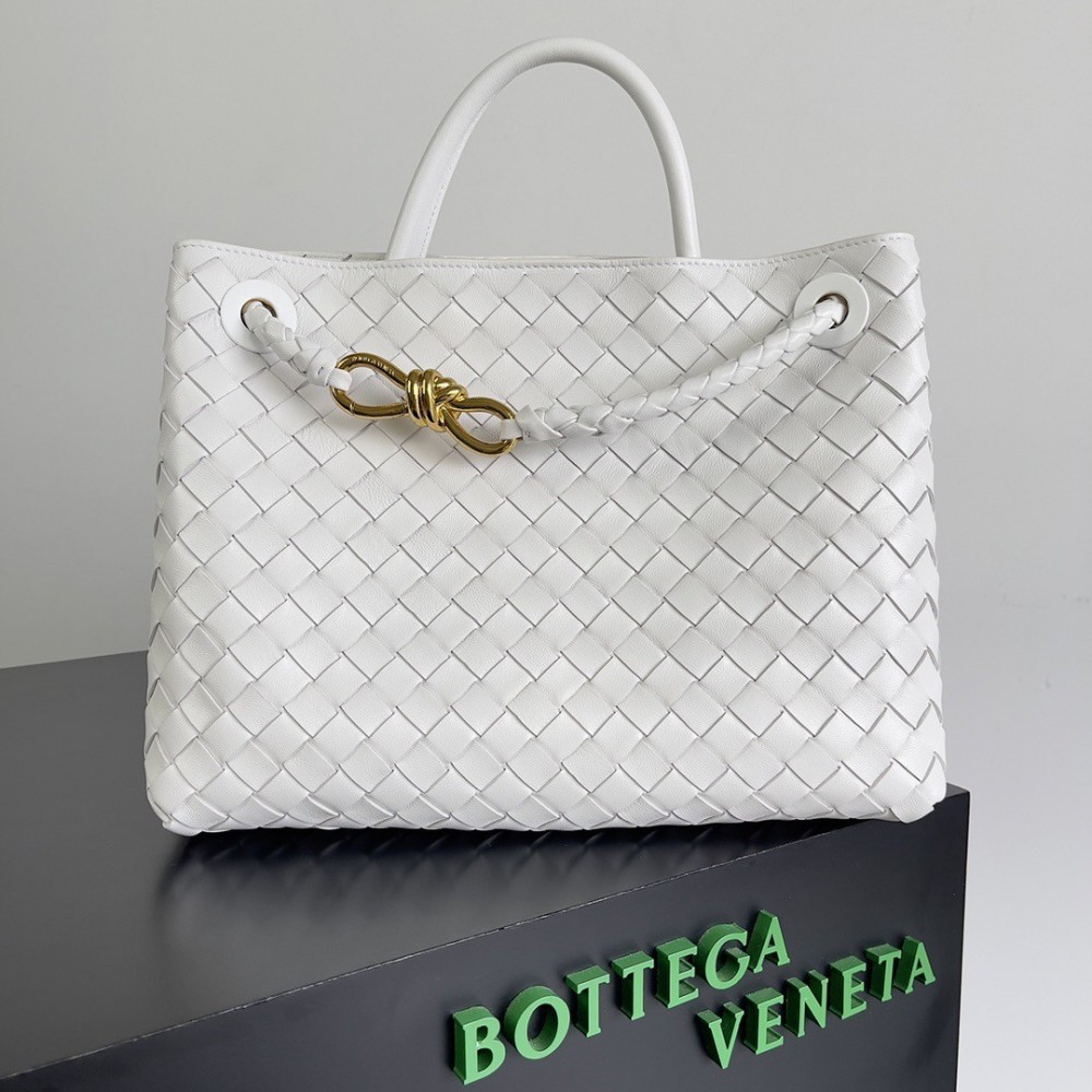 Bottega Veneta Medium Andiamo Bag In White Intrecciato Lambskin