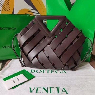 Bottega Veneta Medium Point Bag In Fondant Intrecciato Leather BVBS12448