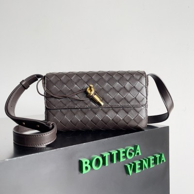 Bottega Veneta Mini Andiamo Cross-Body Bag in Fondant Intrecciato Lambskin BVBS12281