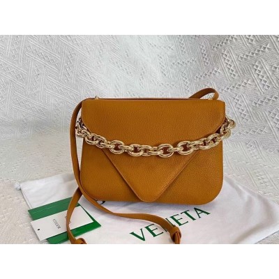 Bottega Veneta Mount Medium Envelope Bag In Cob Leather BVBS12416