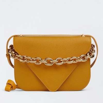 Bottega Veneta Mount Medium Envelope Bag In Cob Leather BVBS12416