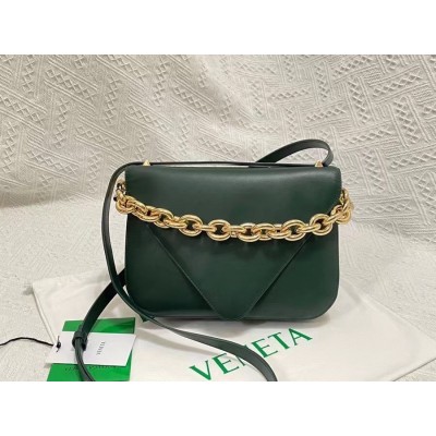 Bottega Veneta Mount Medium Envelope Bag In Green Calfskin BVBS12418