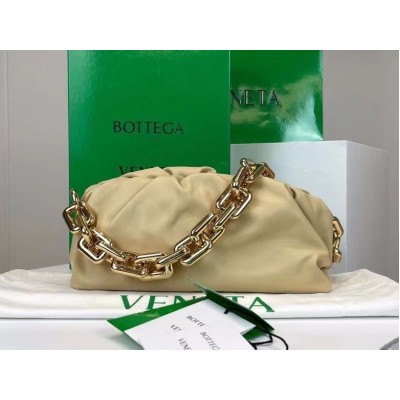 Bottega Veneta The Chain Pouch Bag In Porridge Calfskin BVBS12229