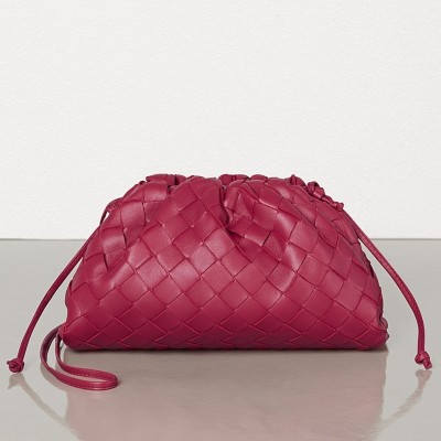 Bottega Veneta The Pouch 20 Clutch In Amaranto Intrecciato Lambskin BVBS12249