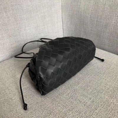 Bottega Veneta The Pouch 20 Clutch In Black Intrecciato Lambskin BVBS12250